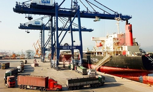 Tìm cách “hạ nhiệt” phí container