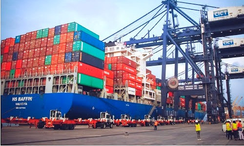 Hàng hóa thông qua các cảng biển của Quảng Ninh giảm mạnh