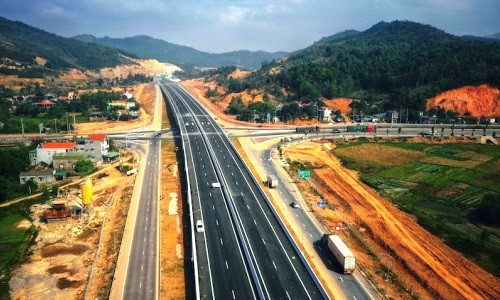 Tỉnh Ninh Thuận gỡ “tắc nghẽn” vật liệu thi công cao tốc Cam Lâm - Vĩnh Hảo