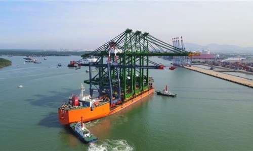 CMIT receives the sixth quay crane to boost outstanding operational capacity