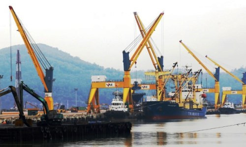 Cảng biển Nghi Sơn được nhập khẩu ô tô chở người dưới 16 chỗ ngồi