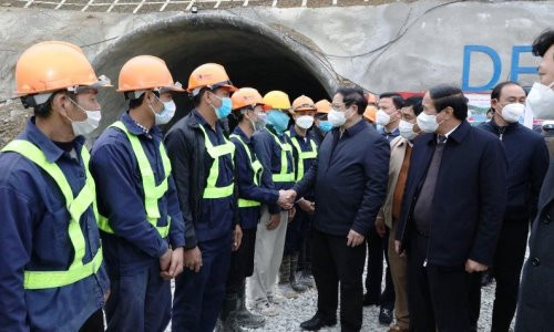 Thủ tướng yêu cầu hỗ trợ tối đa nhà thầu hoàn thành dự án cao tốc Bắc - Nam