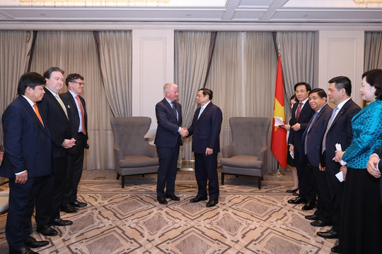 Thủ tướng thúc đẩy quỹ lớn hàng đầu thế giới đầu tư nhiều hơn tại Việt Nam