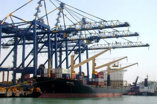 Các luồng hàng hóa trên bờ biển phía đông của Ấn Độ bị đình trệ khi xe tải đình công