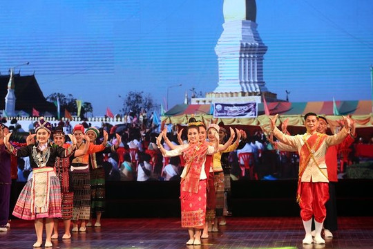 Thắm tình hữu nghị “Tuần Văn hóa Lào tại Việt Nam” và “Tuần văn hóa Việt Nam tại Lào”