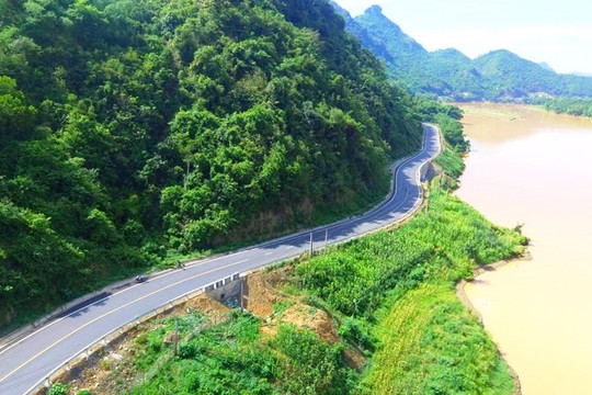 Sẽ đầu tư 8.500 tỷ đồng nâng cấp 5 tuyến quốc lộ kết nối với Lào
