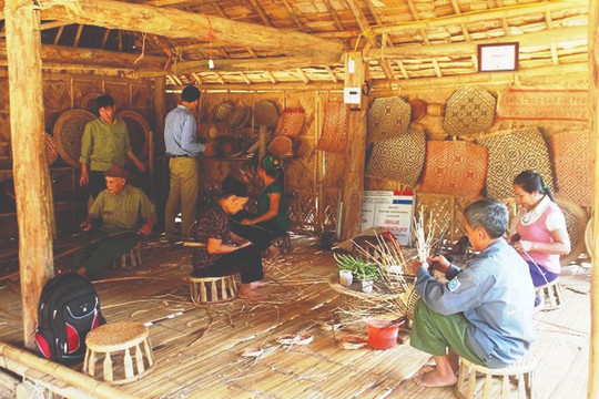 Rattan and bamboo, products of Nghe An's mountainous village go abroad