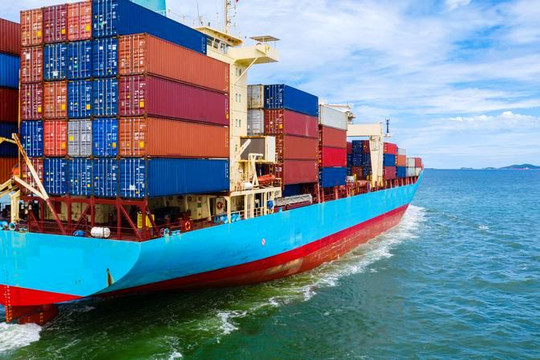 Giá cước vận tải biển dài hạn tăng hơn 121%
