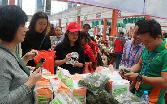 Hơn 220 gian hàng tham gia Hội chợ thương mại quốc tế Việt - Trung
