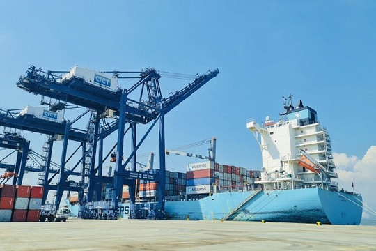MAERSK mở tuyến container cố định tới cảng Cái Lân