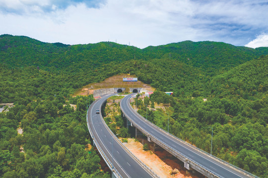 Vietnam's ambition for expressways
