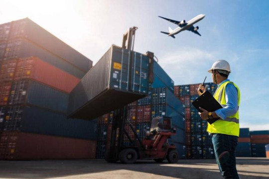 Thủ tướng chỉ đạo nâng cao năng lực cạnh tranh và phát triển dịch vụ logistics Việt Nam