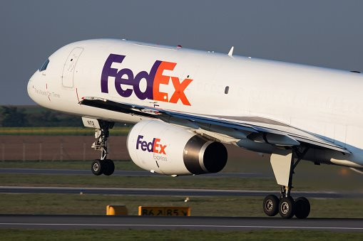 "Ông lớn" logistics toàn cầu FedEx sụt giảm lợi nhuận 