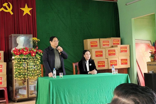 Trước Lễ khởi công, Thủ tướng Phạm Minh Chính gặp gỡ nhân dân Quảng Ngãi 