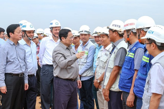 Thủ tướng Phạm Minh Chính: Không "ăn xổi ở thì", không chia nhỏ dự án