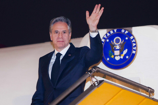 Ngoại trưởng Mỹ Antony Blinken đến Hà Nội, bắt đầu chuyến thăm Việt Nam 