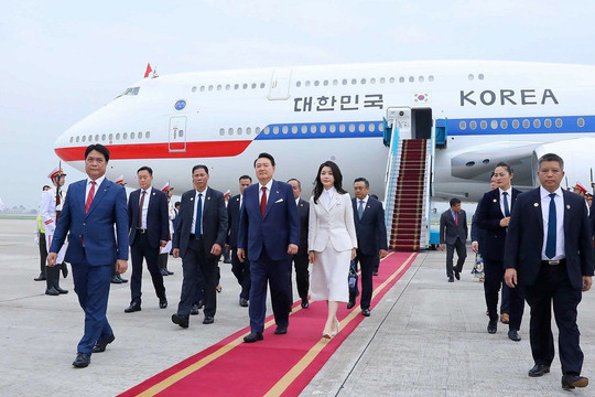 Tổng thống Hàn Quốc bắt đầu thăm cấp nhà nước tới Việt Nam