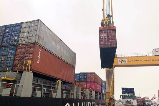 Gần 16 triệu tấn hàng hóa qua cảng Nghi Sơn