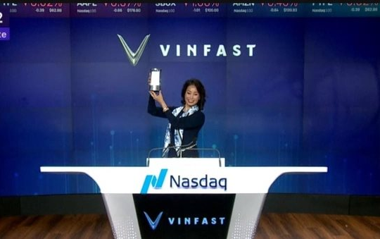 Tỷ phú Phạm Nhật Vượng đưa VinFast lên sàn chứng khoán Mỹ