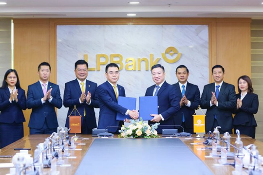 LPBank ký kết hợp đồng tín dụng hạn mức 5.000 tỷ đồng với Tập đoàn Hưng Thịnh