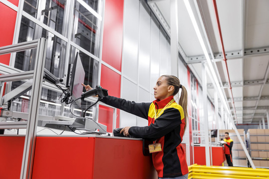 DHL Supply Chain và công ty công nghệ robot AutoStore™ công bố mở rộng hợp tác để đẩy mạnh tự động hóa kho hàng toàn cầu