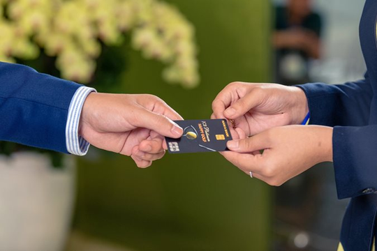 Thẻ tín dụng chuyên biệt “hút” khách hàng thượng lưu