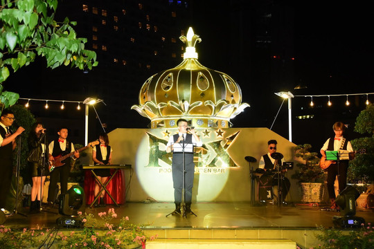 The New Year's Eve party at Rex Hotel Saigon