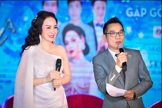 Ca sỹ, TS. Nguyễn Khánh Ly: Minishow “Ly” thay lời tri ân 
