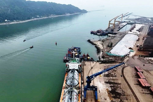 Đầu tư hơn 1.700 tỷ làm cầu dẫn nối Quốc lộ 7C với cảng nước sâu Cửa Lò