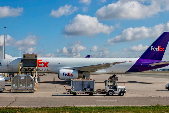 FedEx cắt giảm 22 máy bay chở hàng 757 do lợi nhuận dịch vụ chuyển phát nhanh đang gặp khó
