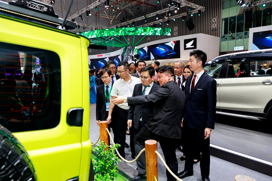 Vietnam Motor Show 2024 chính thức đón khách tham quan 