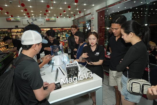 HONOR Magic V3 lên kệ tại FPT Shop 