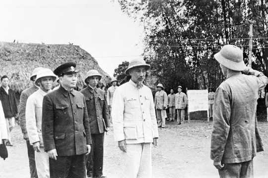 Nghệ An tổ chức triển lãm 'Hồ Chí Minh đẹp nhất tên Người'