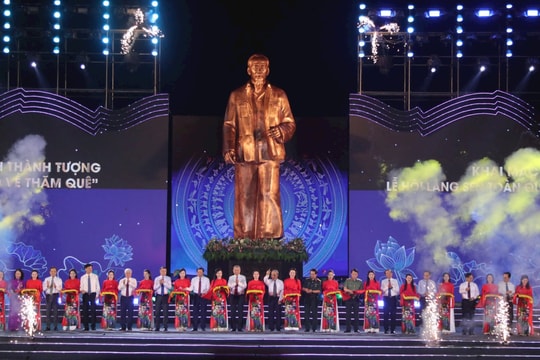 Khai mạc Lễ hội Làng Sen 2025 và Khánh thành tượng đài Bác Hồ về thăm quê