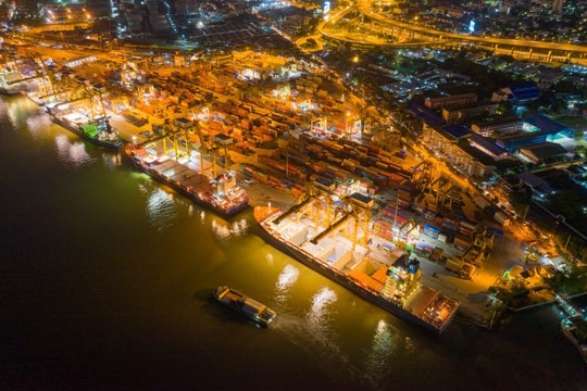 How Supply Chains Survive: Red Sea Turbulence and a Parched Panama Canal?