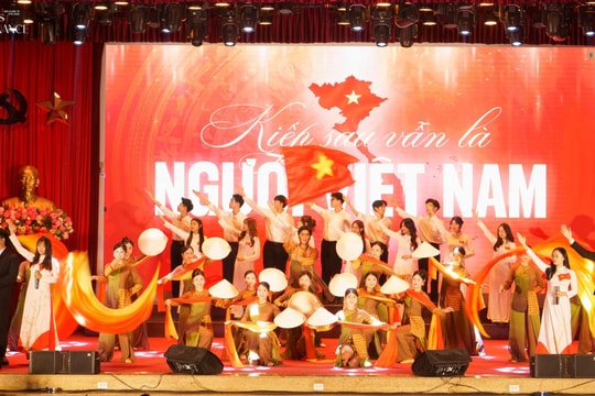 Đêm nhạc “FPS 2025 - Sen’s Resonance” của sinh viên Học viện Báo chí và Tuyên truyền