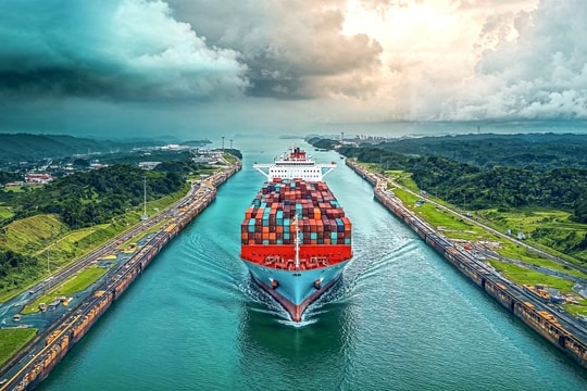 Qua kênh Panama mùa hạn: chọn tuyến nào để giữ lịch và giữ tiền?