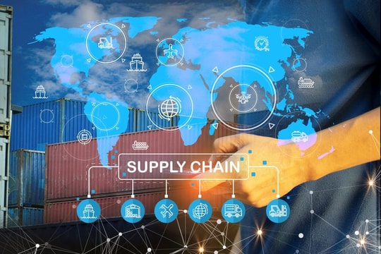 “Supply Chain Reset”: 7 Trends Reshaping Manufacturing 