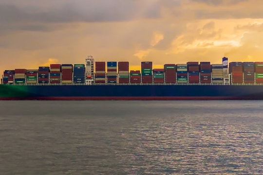 Is the Red Sea About to “Reopen”: How a Return to Suez Could Reshape the Market?