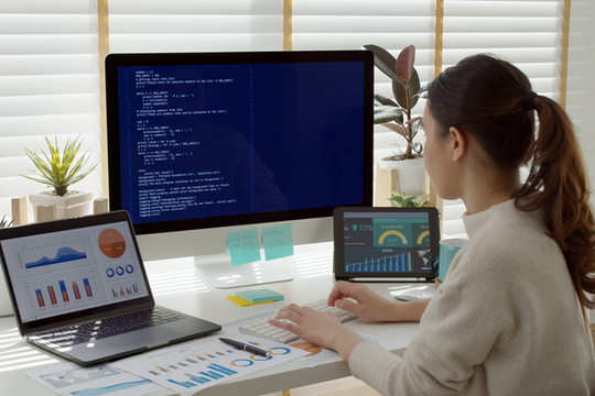 Thị trường tuyển dụng Việt Nam ghi nhận cột mốc mới: Lương tăng, nhu cầu nhân sự lĩnh vực Trí tuệ nhân tạo (AI) tăng mạnh