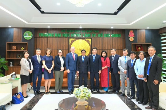 Đại sứ Canada thăm Trường Đại học Nông Lâm TP. Hồ Chí Minh