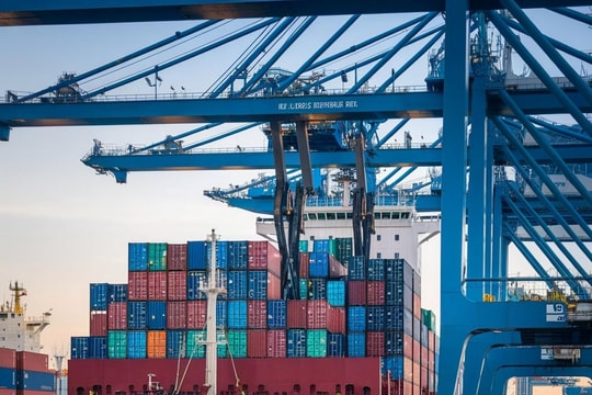 Chuỗi cung ứng chống chịu thiên tai: Việt Nam cần gì từ logistics nhân đạo?