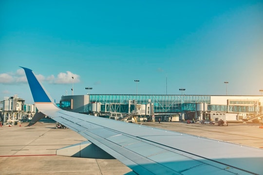 Sân bay không chỉ chở khách, mà còn chở năng lực cạnh tranh