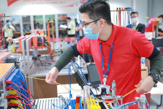 Giải pháp Quản trị rủi ro dành cho Doanh nghiệp Chế xuất ngành Điện tử