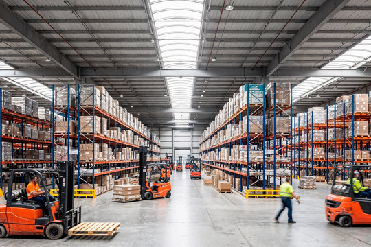 Ready Built Warehouse Leasing and Business Location Decisions