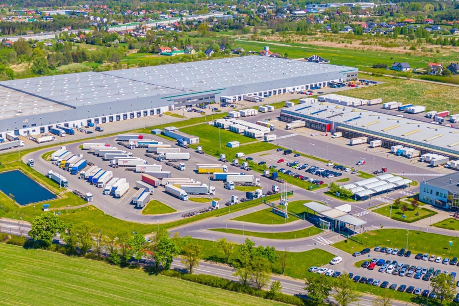 Trung tâm logistics không thể chỉ là bãi xe và nhà kho