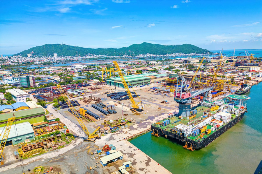 Coastal shipping in Vietnam’s north–south distribution network